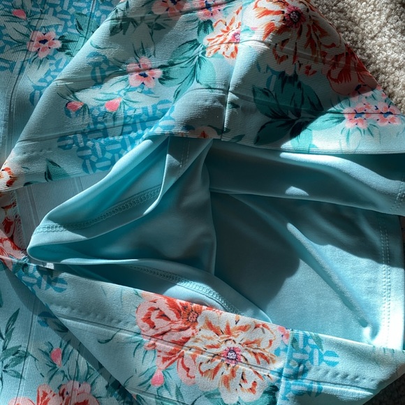 Guess NWT size 6 bodycon mint floral dress - Picture 11 of 12